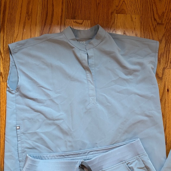 Figs Scrub Set Rafaela Mandarin Top Zamora Jogger Pants Light‎ Blue Gray Medium - Picture 4 of 9